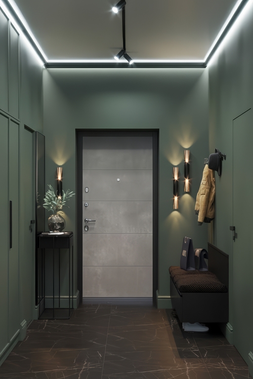 Стальная серая дверь